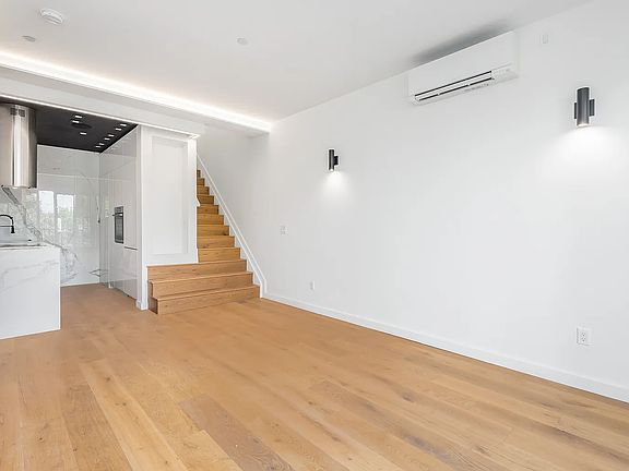 3rd image of 714 Jefferson Ave #4A