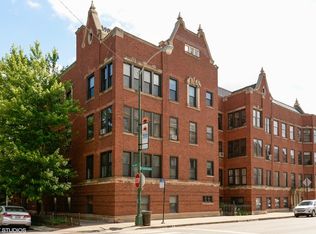 603 W Addison St APT 1, Chicago, IL 60613