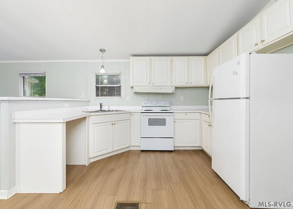 10th image of 149 Greenvalley Dr