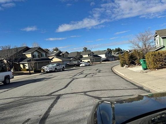 Exterior Neighborhood (street photo)