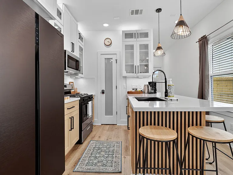 4609 Bricker St #C — Photo 2