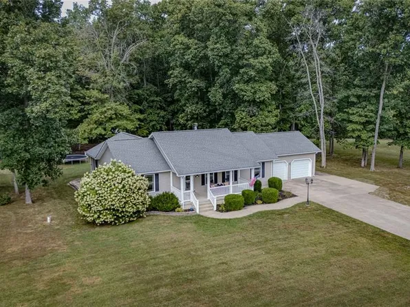 7 Tom Dr, Farmington, MO 63640