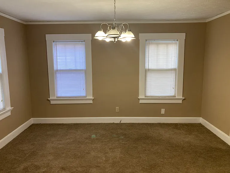 3204 Sherwood Ave — Photo 3