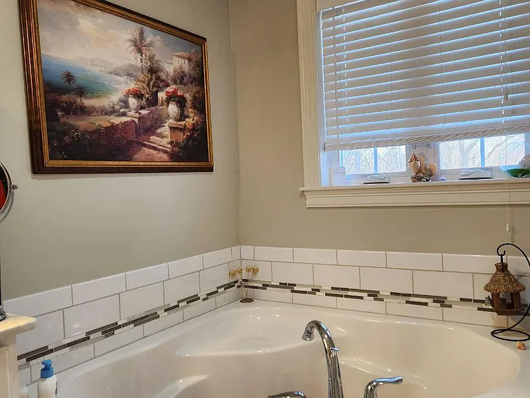 21 Pleasant St — Photo 18