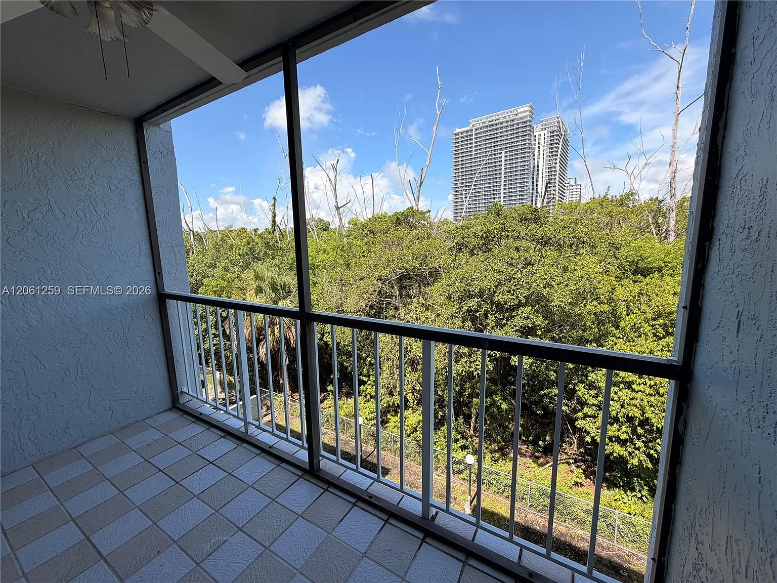 Eastern Parkview Condo — Photo 2