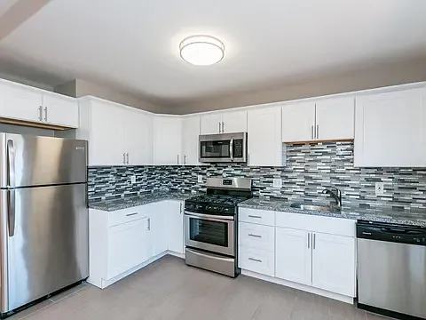 3 bed, 1262 sqft, $3,200 — Photo 2