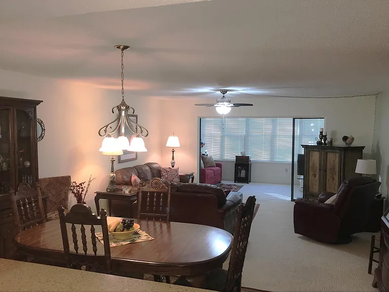 577 Lakeside Dr — Photo 4