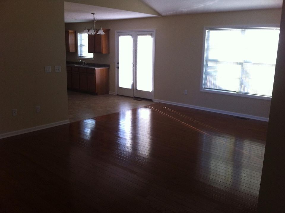 2nd image of 5000 S Cross Point Ct