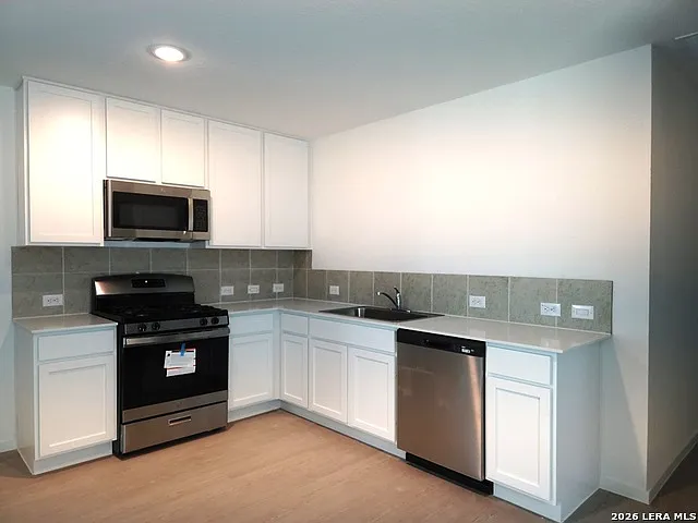 4 bed, 2.0 bath, 1208 sqft, $1,535 — Photo 4