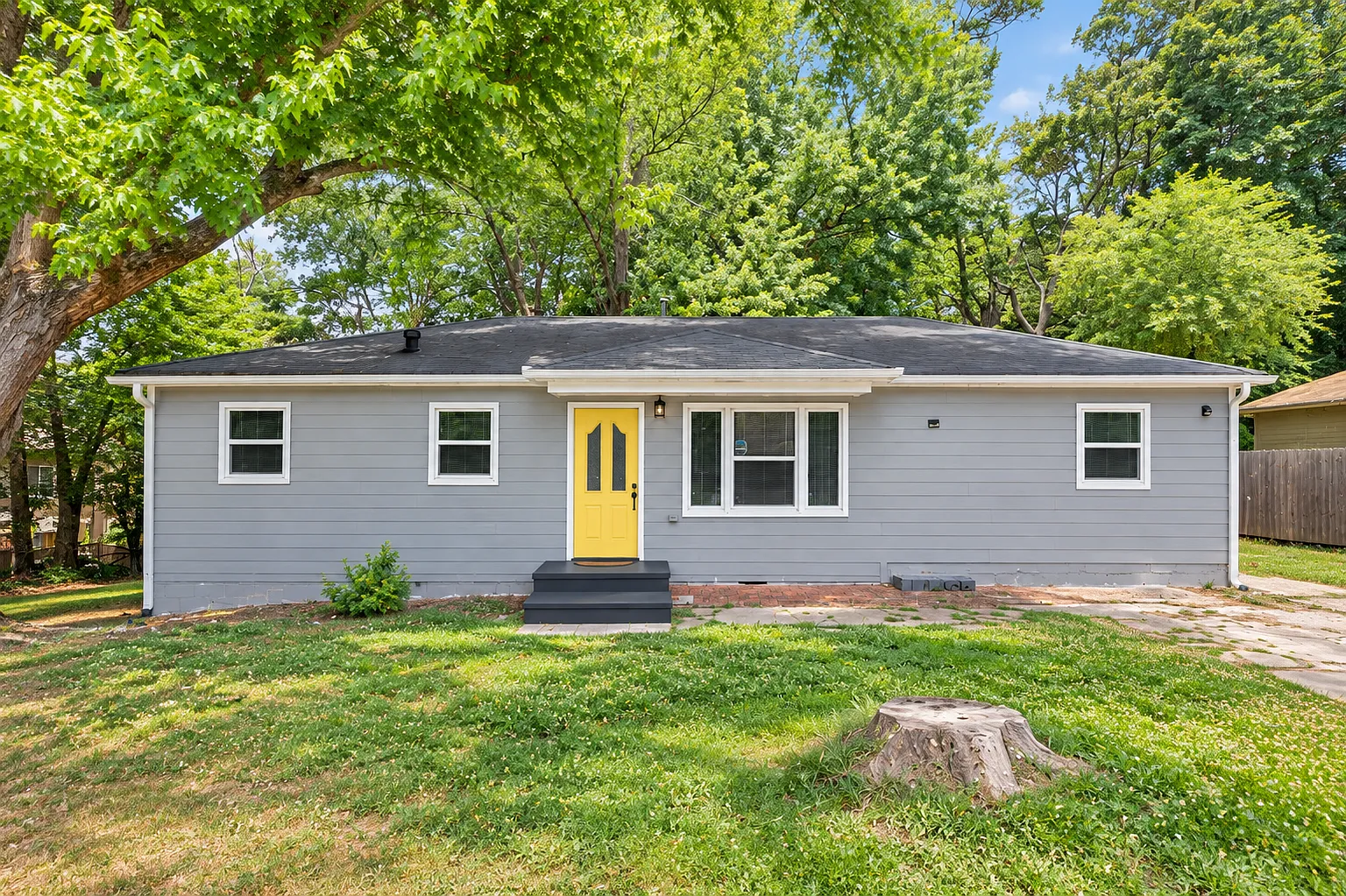 3 bed, 1200 sqft, $1,800 — Photo 1