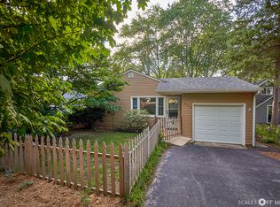 830 3rd Ave, Geneva, IL 60134