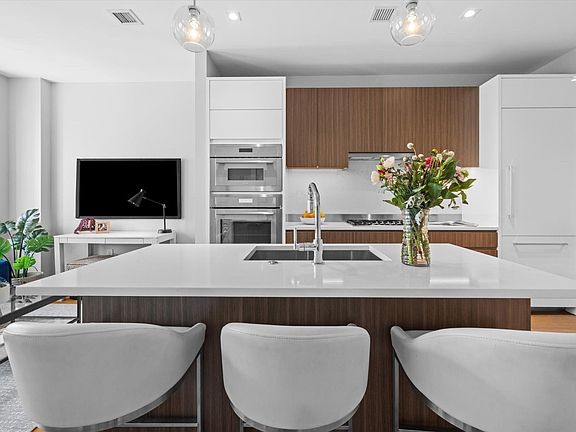 5th image of 100 Shawmut Ave #414