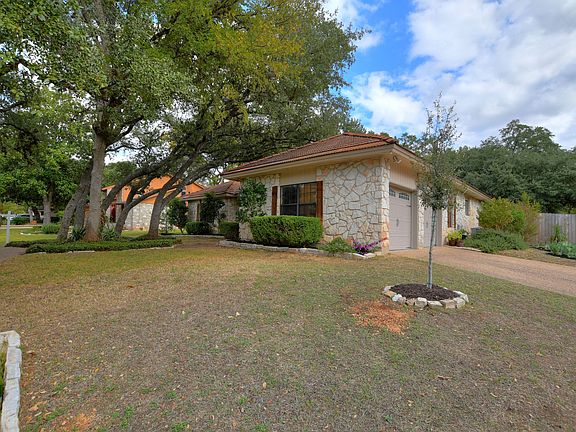 4th image of 10239 Pinehurst Dr