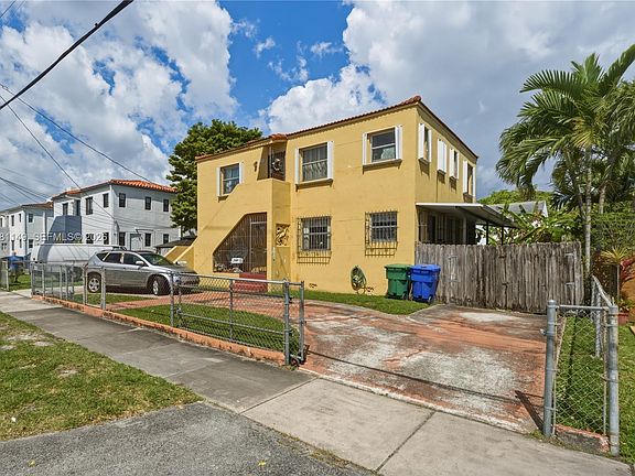 3rd image of 3501 SW 16th Ter