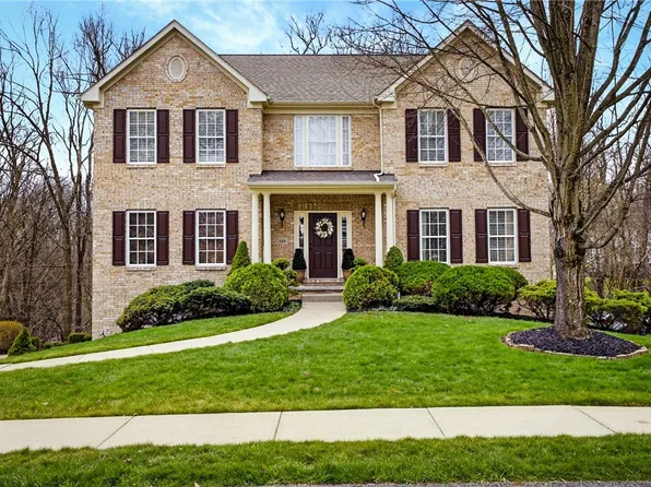 112 Hunter Dr, Cranberry Township, PA 16066