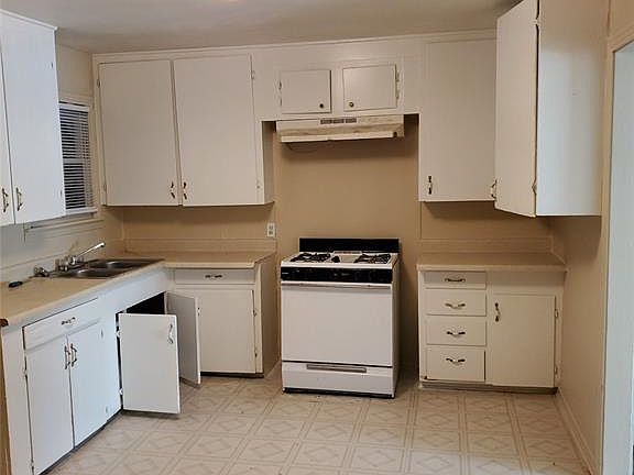 4th image of 328 Peach St