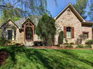 2219 Capes Cove Dr, Sherrills Ford, NC 28673