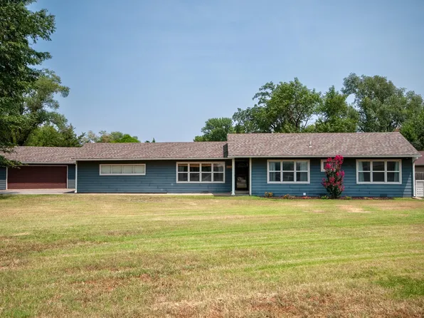 6524 W University St, Wichita, KS 67209