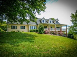 1210 Olde Oaks Dr, Gray, TN 37615