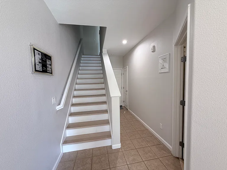 2051 Oakland Rd — Photo 5