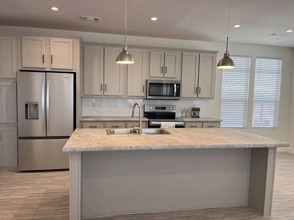 2 bed, 2.0 bath, 1286 sqft, $1,699 — Photo 3
