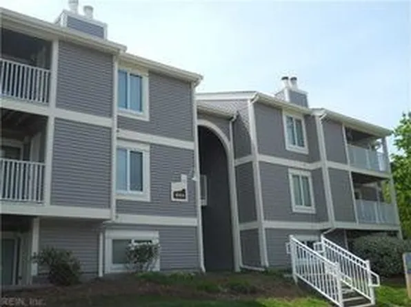 1004 Autumn Woods Ln APT 111, Virginia Beach, VA 23454