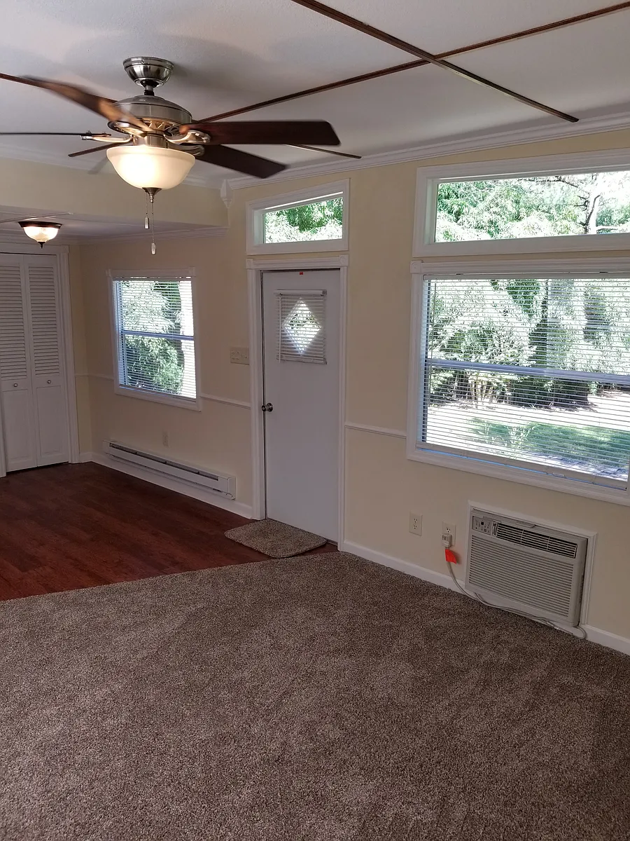 Building Photo - 1162 Twelve Oaks Cir