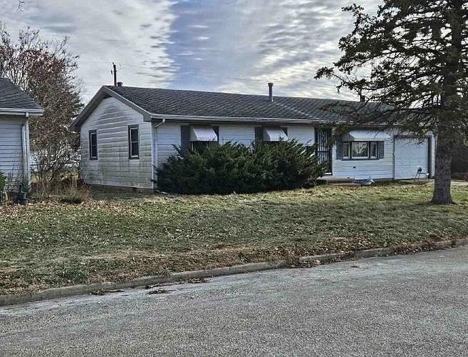 1st image of 913 Colfax Dr