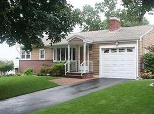 65 Cliffside Dr, Cranston, RI 02920