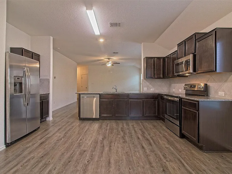 108 Circle Way — Photo 12