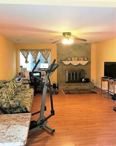 8 Honeysuckle Ln, Edison, NJ, 08820
