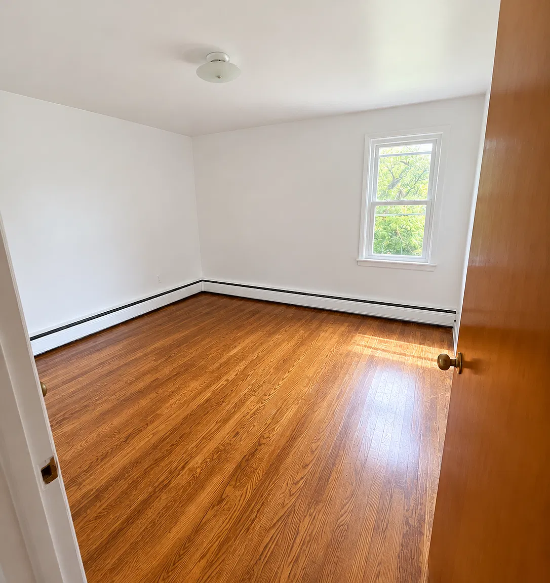 2 bed, $1,100 — Photo 1
