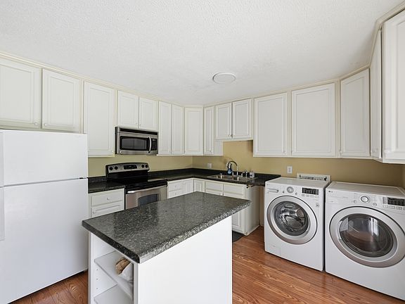 4th image of 2021 Younce St