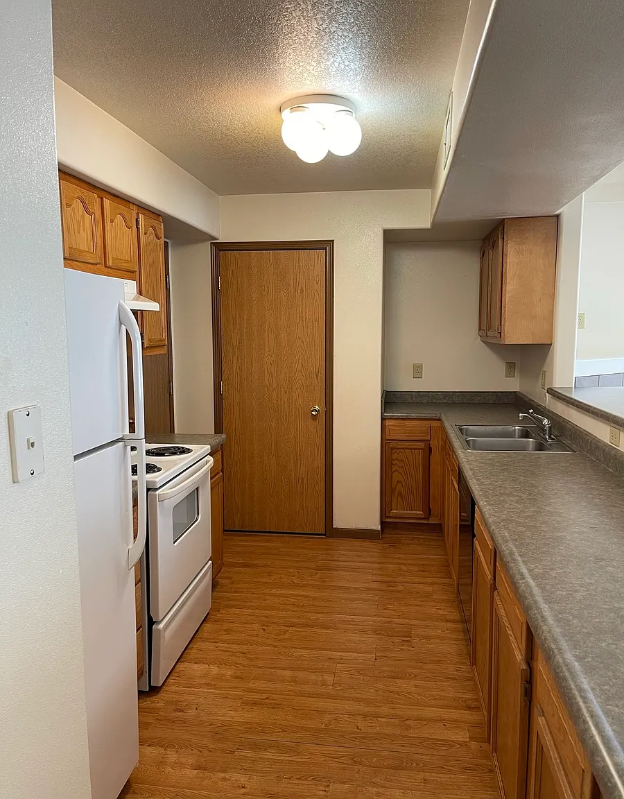 4 bed, 2.5 bath, $2,199 — Photo 4