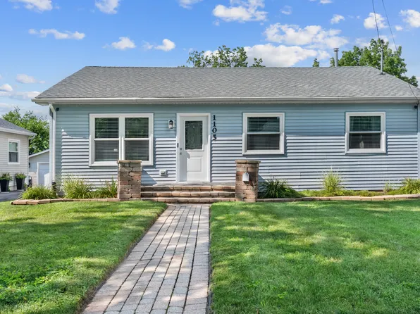 1105 W New York St, Aurora, IL 60506