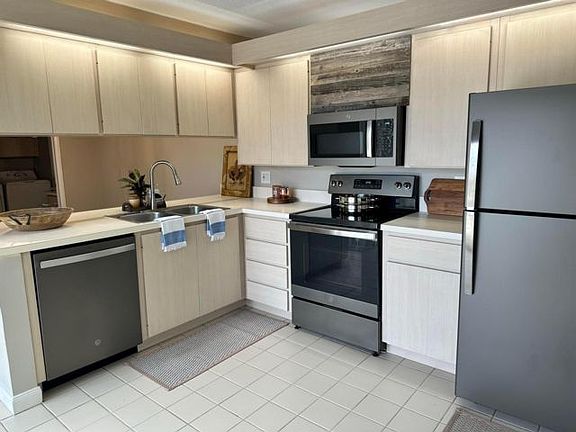 5th image of 8165 Andover Ct #65D