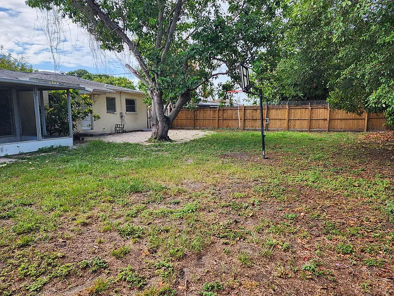4806 Mineola St — Photo 14