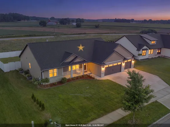 1756 Red Oak St, Green Bay, WI 54313