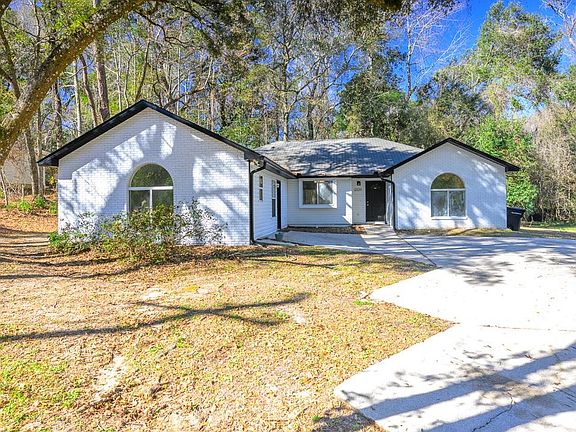 2nd image of 2224 Yaupon Dr