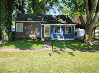 221 E Clinton St, Saint Charles, MI