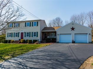 5 Lena Dr, Uncasville, CT 06382