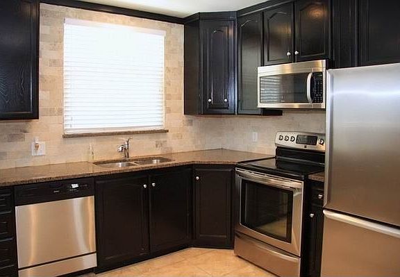 2nd image of 1322 E Michigan Ave