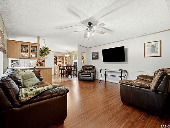 4th image of 44 Walters Court