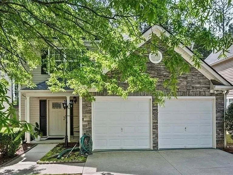 173 Village Ct — Photo 1