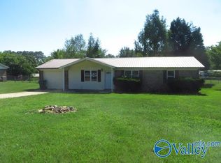 115 S Snow Dr, Scottsboro, AL 35769