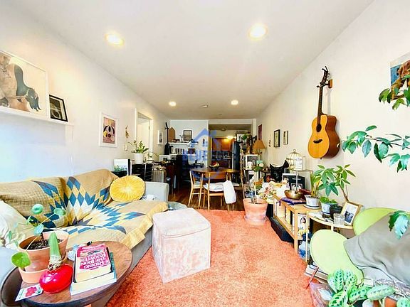4th image of 119 Hart St APT 1B