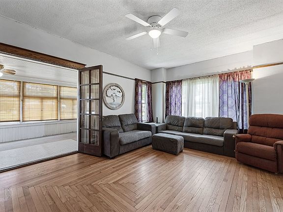 5th image of 111 N Elm St
