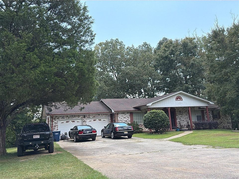 1st image of 884 Riverside Dr