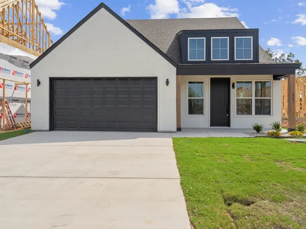5701 Barkridge Dr, Granbury, TX 76048