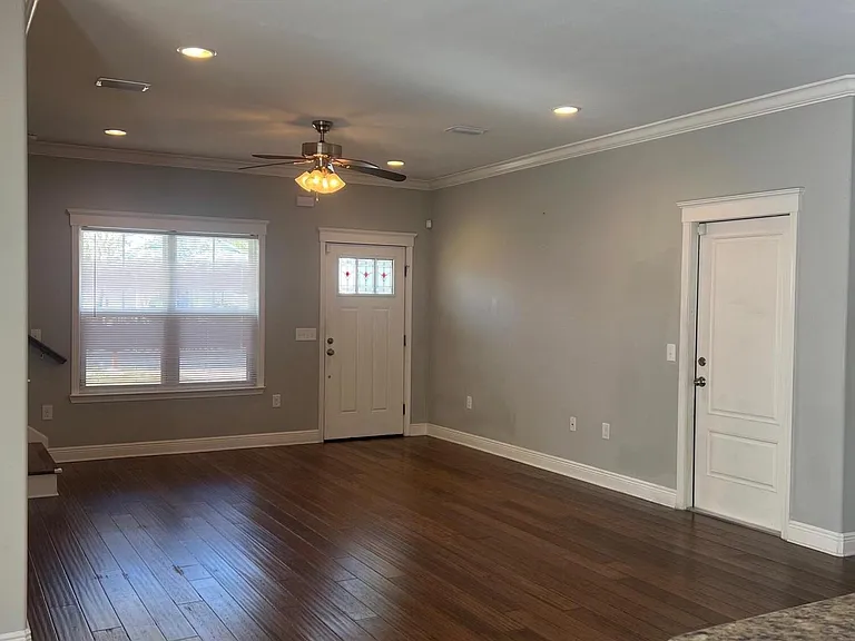 7481 Harvest Village Ct — Photo 8